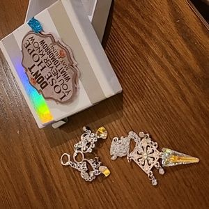 Necklace and earring set